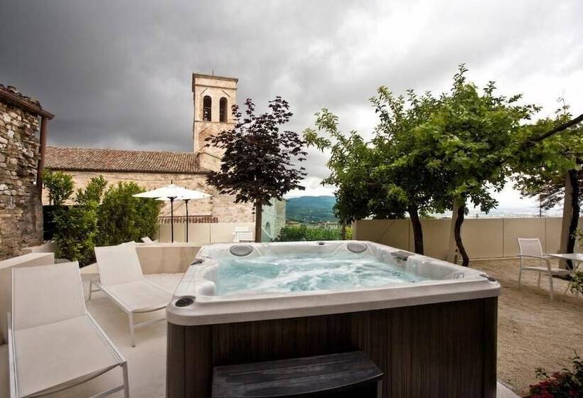 호텔 Degli Affreschi