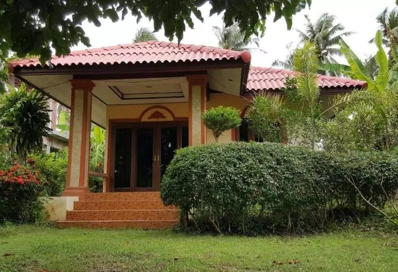 Hotelli Happy Resort