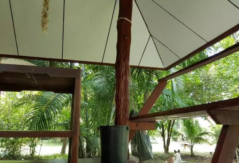 Hotelli Happy Resort