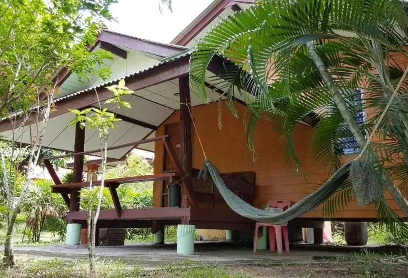 Hotelli Happy Resort