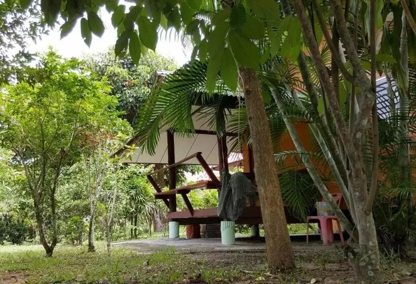 Hotelli Happy Resort