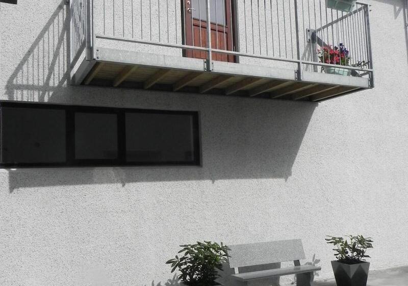 هتل Jazz   By Keflavik Airport   Reykjavik   Iceland