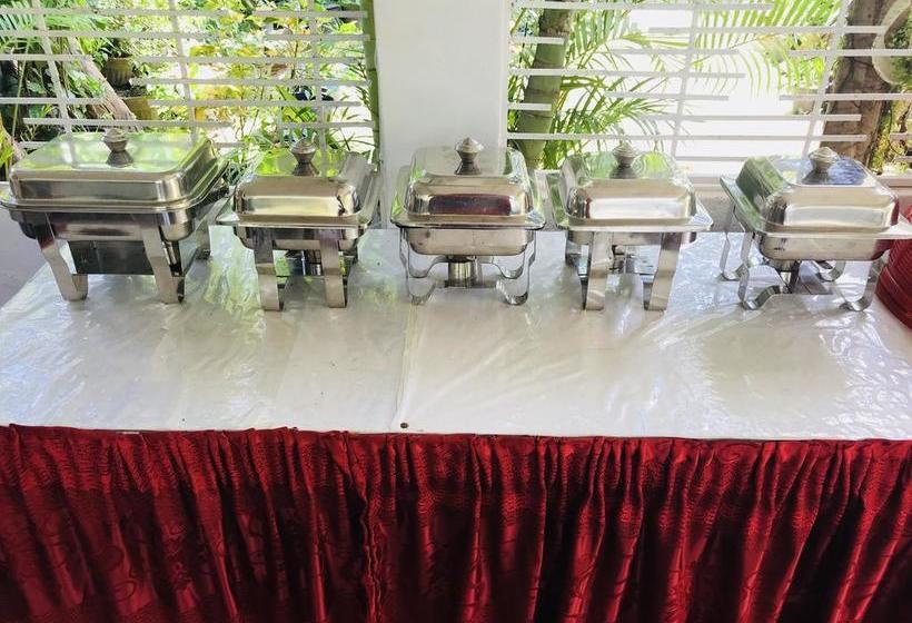 בית מלון כפרי Pinidiya Resort