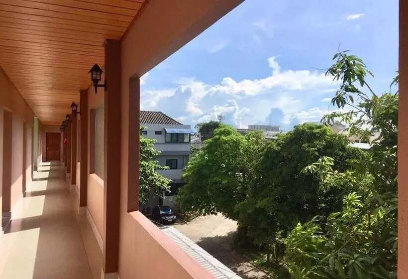 هتل Srisomthai
