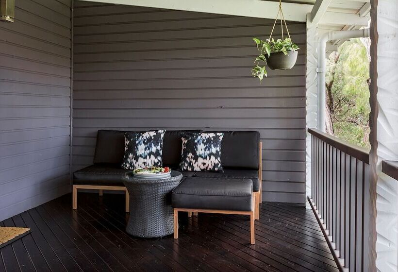 Отель Yallingup Lodge Spa Retreat