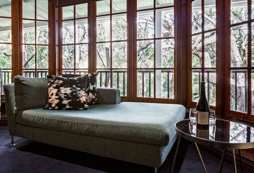 Отель Yallingup Lodge Spa Retreat