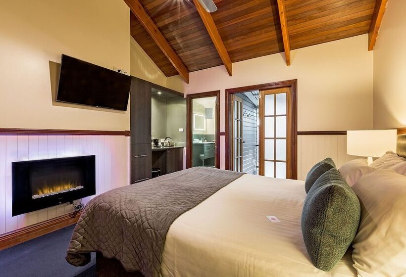 Отель Yallingup Lodge Spa Retreat