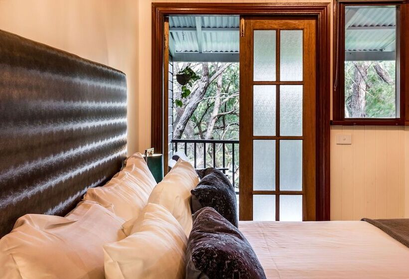 Отель Yallingup Lodge Spa Retreat