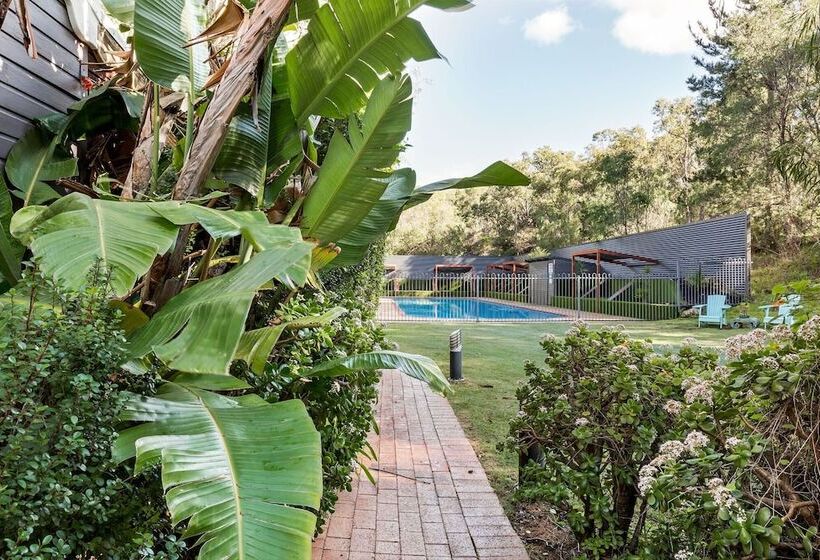 Отель Yallingup Lodge Spa Retreat