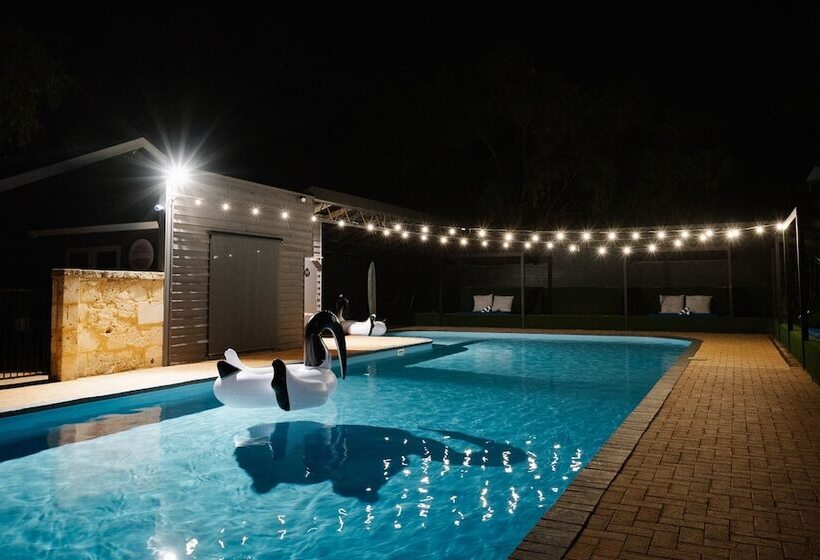 Отель Yallingup Lodge Spa Retreat