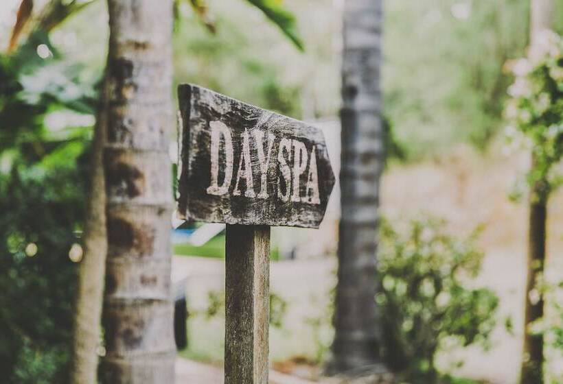 Отель Yallingup Lodge Spa Retreat