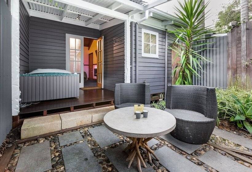 Отель Yallingup Lodge Spa Retreat