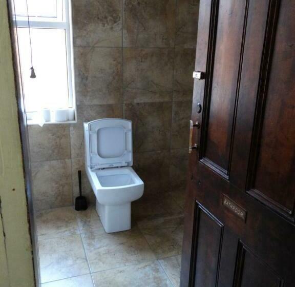 بنسيون Campbells Guest House