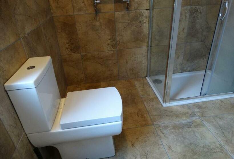 بنسيون Campbells Guest House