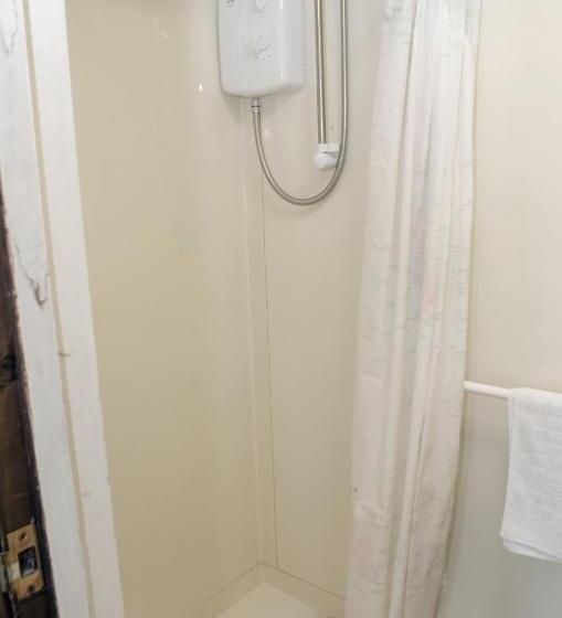 بنسيون Campbells Guest House