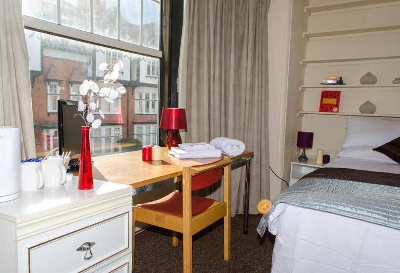 بنسيون Campbells Guest House