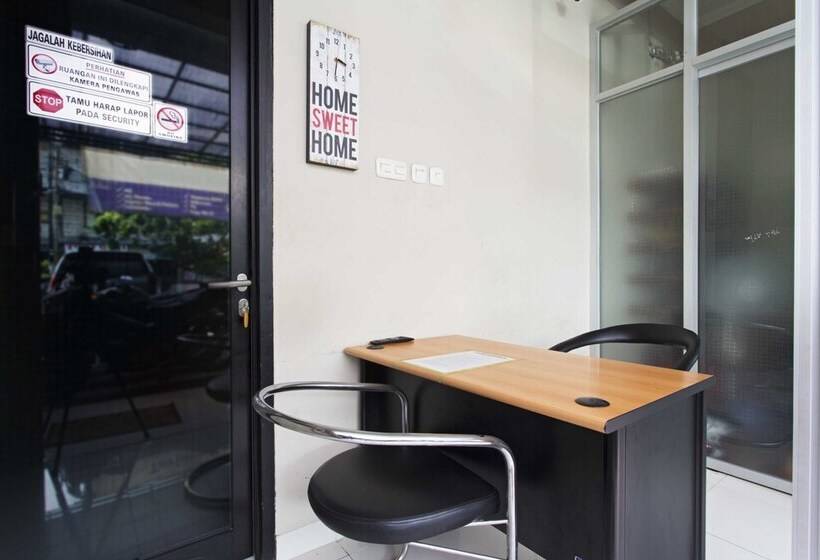 بنسيون Reddoorz @ Mangga Besar 2