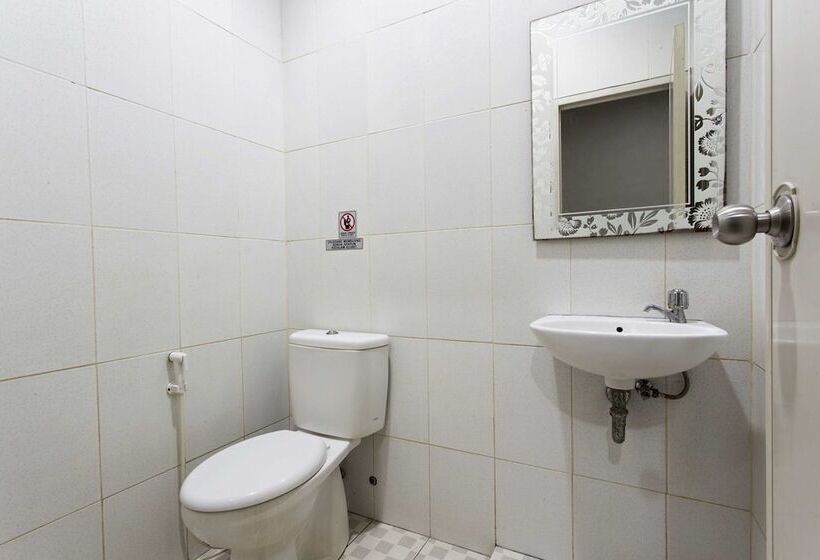 بنسيون Reddoorz @ Mangga Besar 2