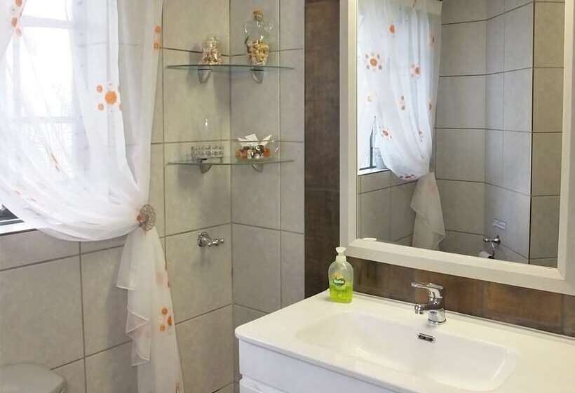 פנסיון Tatenda Guest House