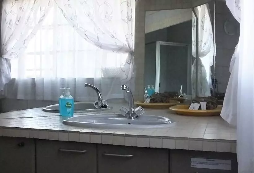 پانسیون Tatenda Guest House