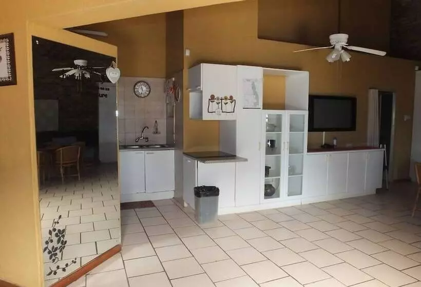 پانسیون Tatenda Guest House