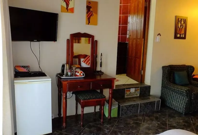 پانسیون Tatenda Guest House