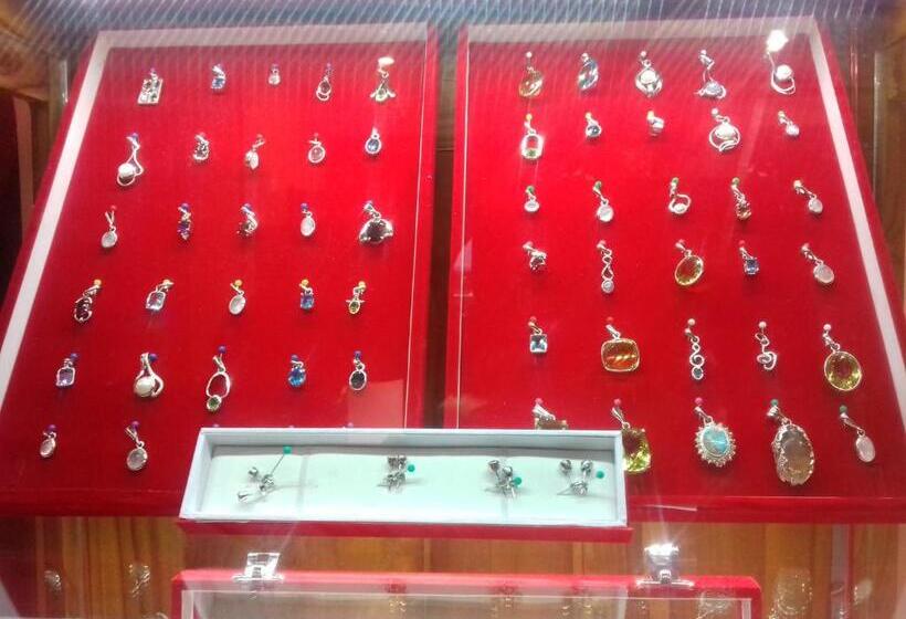 پانسیون Thisal Guest House