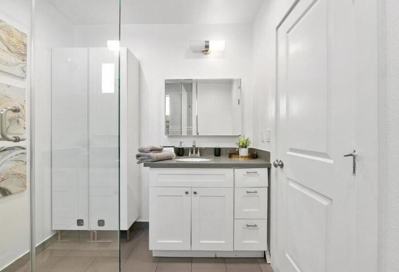 Bed and Breakfast Muirfield Chic City Bungalow With Parking