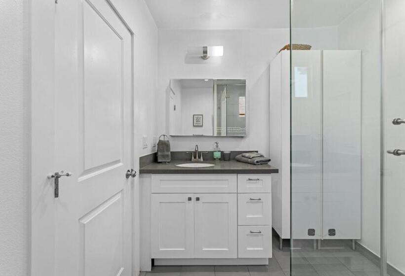 Bed and Breakfast Muirfield Chic City Bungalow With Parking