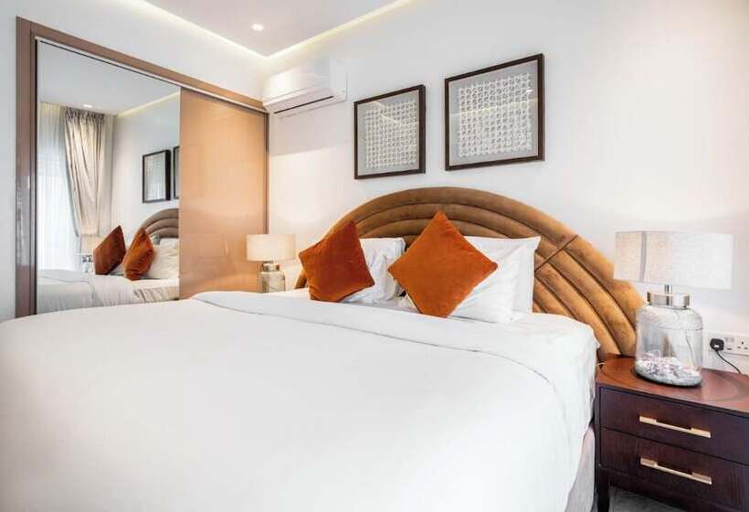 هتل Boardroom Apartments