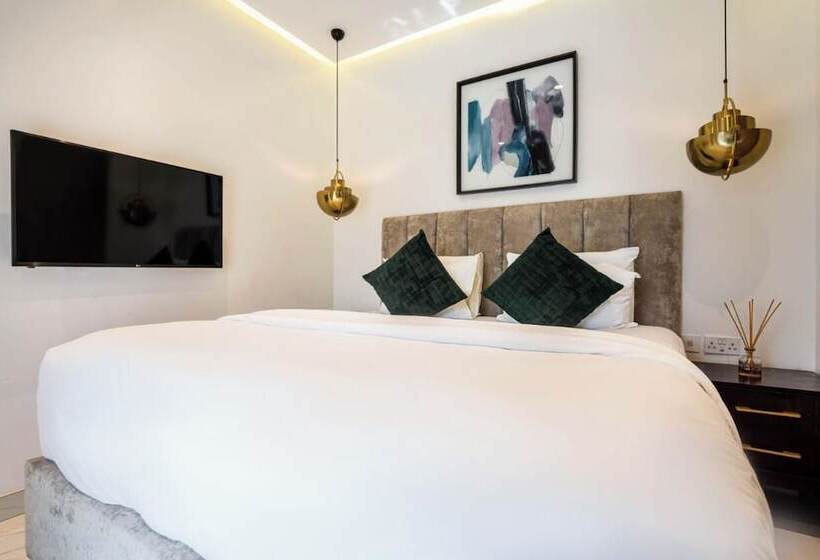 هتل Boardroom Apartments