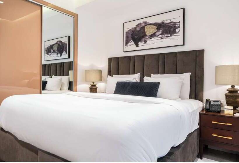 هتل Boardroom Apartments