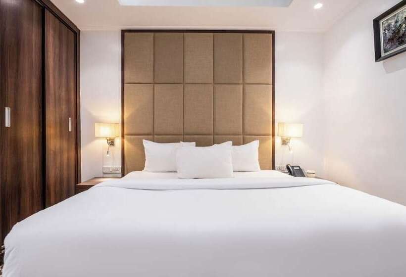 هتل Boardroom Apartments