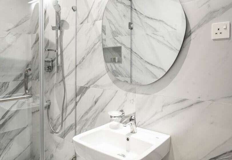 هتل Boardroom Apartments