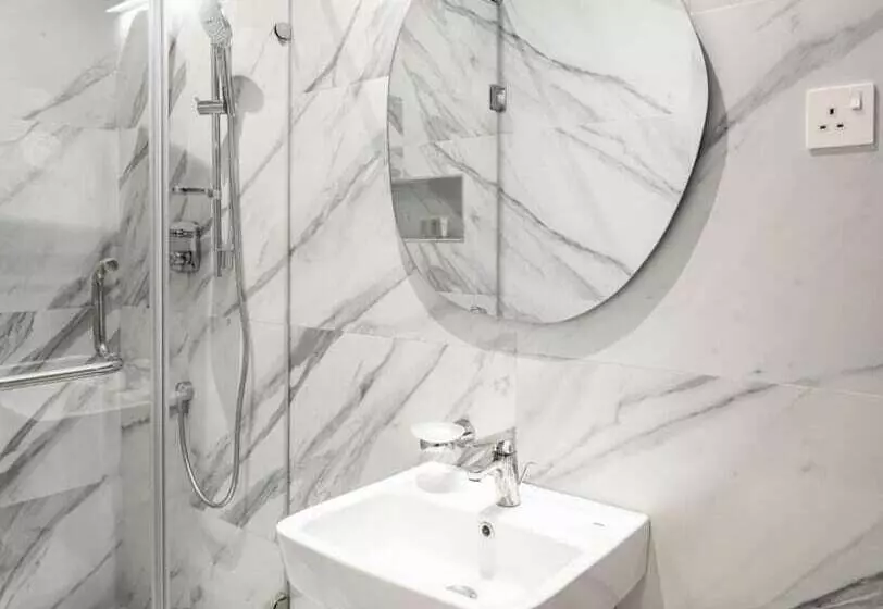 هتل Boardroom Apartments