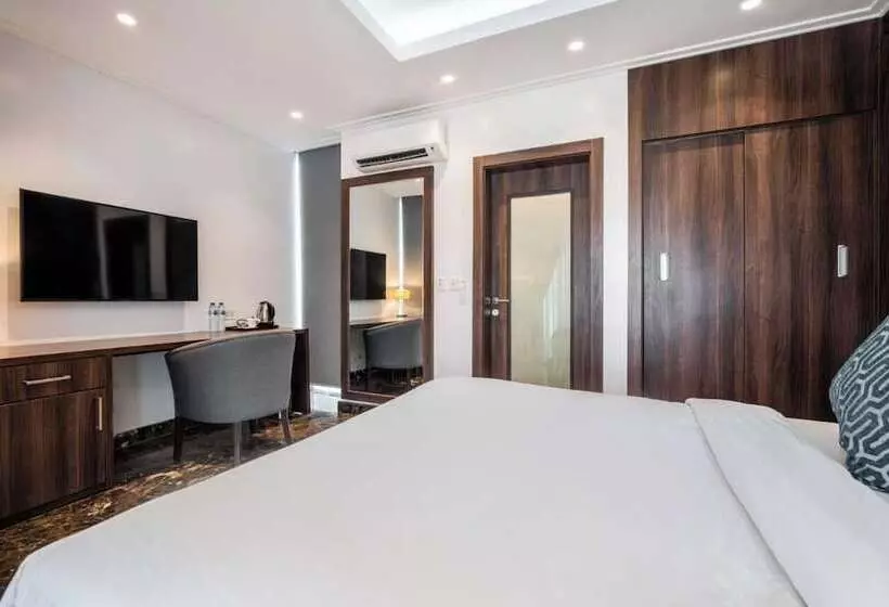 هتل Boardroom Apartments