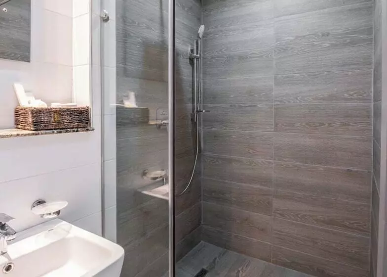 هتل Boardroom Apartments