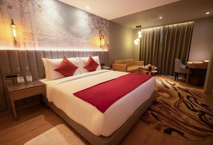 Hotel Golden Tulip Bhopal