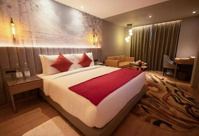 Hotelli Golden Tulip Bhopal