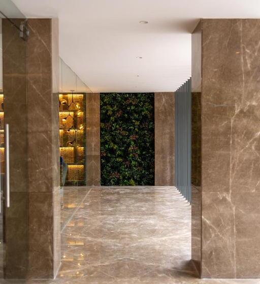 Hotel Golden Tulip Bhopal