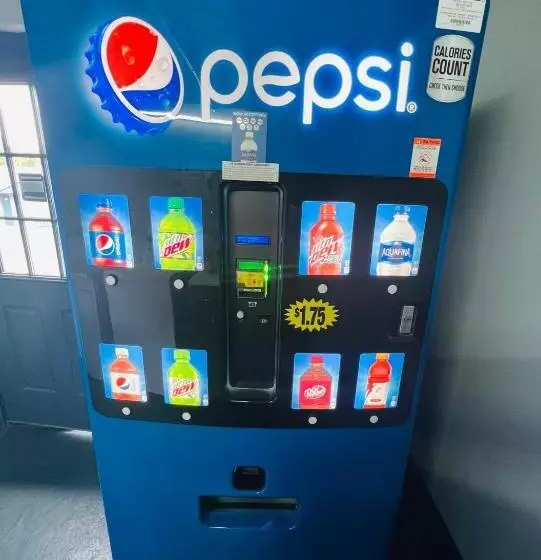 Motelli Hillsboro Inn & Suites