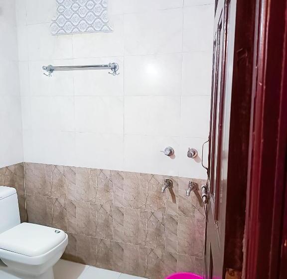 هتل Near Hauz Khas Fort