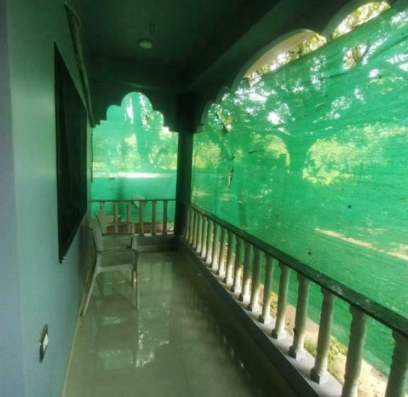 הוסטל Ashvem Banyan Tree