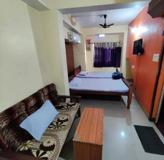 Hotelli Oyo Flagship Adhunik Lodge