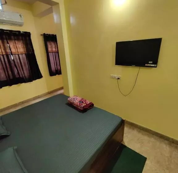 Hotelli Oyo Flagship Adhunik Lodge