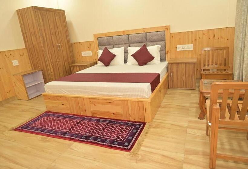 בית מלון כפרי Royal Galaxy Tirthan