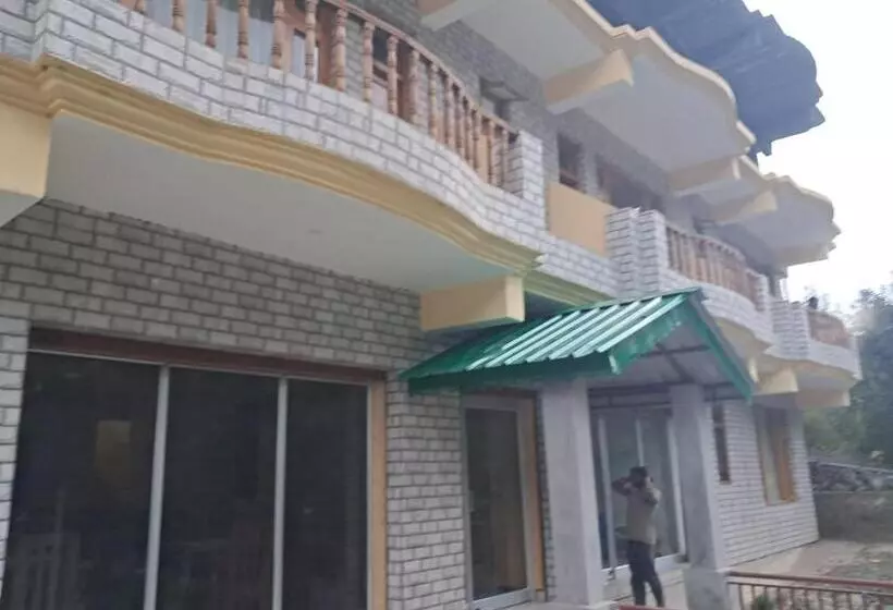 ホテル Royal Galaxy Tirthan