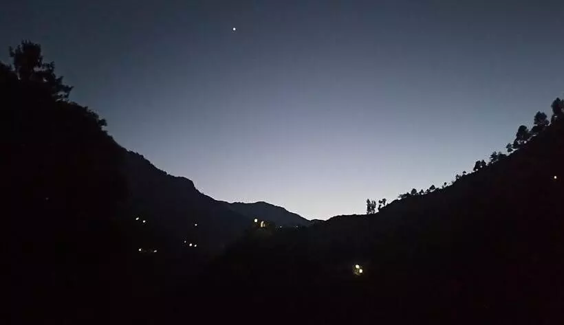 ホテル Royal Galaxy Tirthan