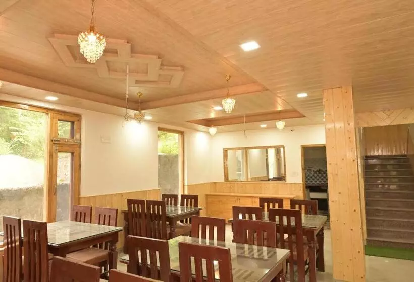 ホテル Royal Galaxy Tirthan