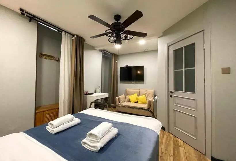 Apart Hotel Console